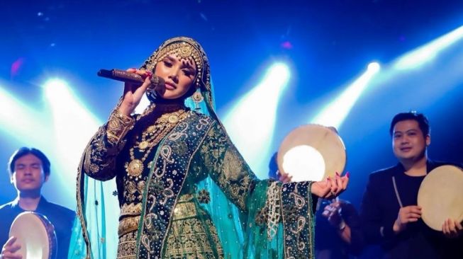 Potret Mulan Jameela Pakai Baju India (instagram/@mulanjameela1)