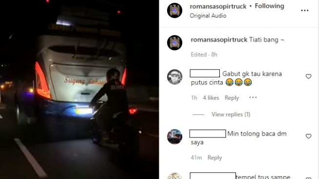 Pemotor berkendara dengan cara yang membahayakan, ngekor bus di depannya dengan jarak mepet (Instagram)