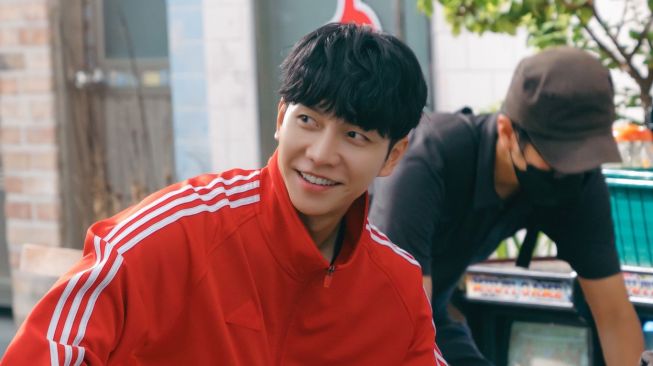 Adu Gaya Ji Chang Wook dan Lee Seung Gi di Drama Baru (Soompi)