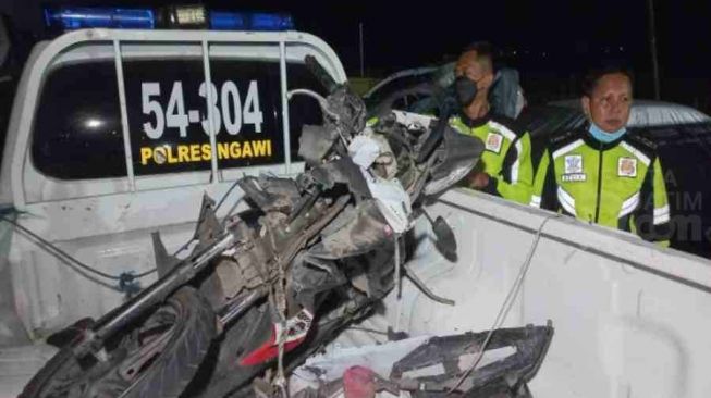 Pemotor Kecelakaan di Ngawi, Barang Berharga Malah Dijarah Orang Tak Dikenal