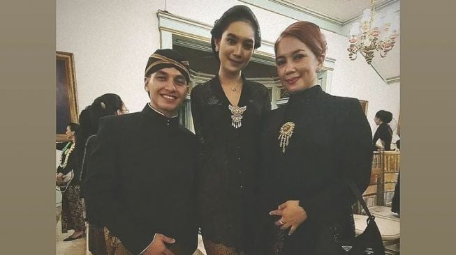 Momen Jefri Nichol Ikut Peringatan Malam 1 Suro (Instagram/@junitalandrat)