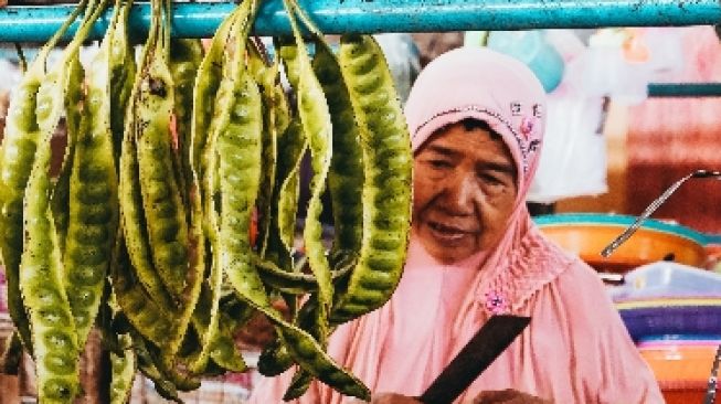 Cerita Ibu-ibu di Bantul yang Nyaris Diperkarakan karena Curi Petai, Selamat Berkat Suaminya Sendiri