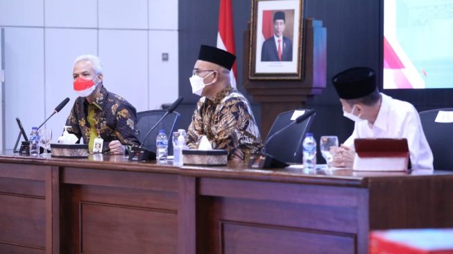 Kuota Haji Jateng Bertambah, Ganjar Kaji Rencana Pembangunan Asrama Haji Baru