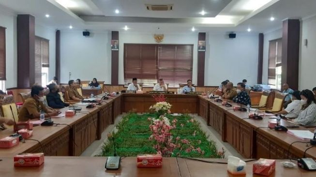 DPRD Batam Dengar Curhat Warga Baloi Kusuma soal Tower Telekomunikasi