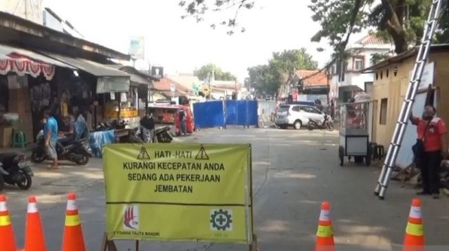 Revitalisasi Jembatan Cibubur, Jalan Lapangan Tembak Ditutup hingga September 2022