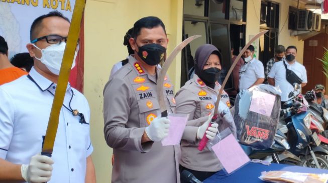 Komplotan ABG Rampas Ponsel di Tangerang Terekam CCTV Berujung Dibui, Aksinya Bikin Geleng-geleng Kepala