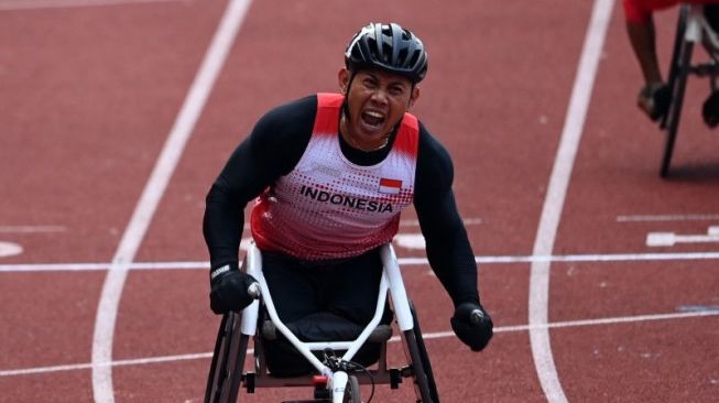 Jaenal Aripin Sabet Emas 200 Meter T54 Putra ASEAN Para Games 2022