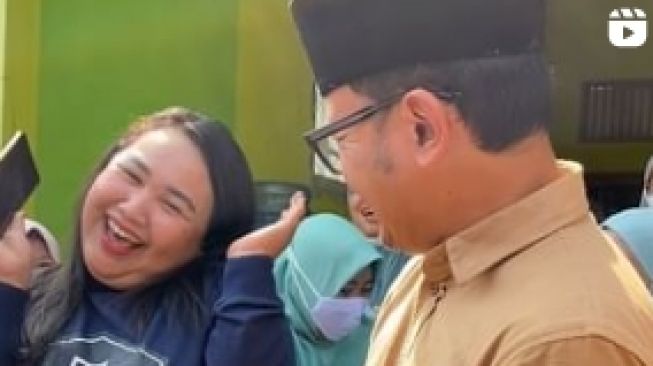 Momen Wali Kota Bogor Bima Arya Gombalin Cewek di Hadapan Yane, Publik: Siap-siap Diamuk Istri Pas Pulang Dinas