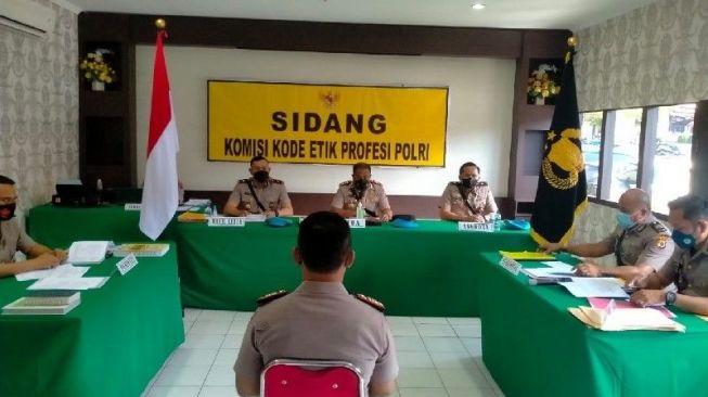 Didakwa Jadi Penyebab Satu Anggota Tewas Dan Dua Senpi Hilang, Eks Danki Brimob Wamena Dipecat Tidak Hormat