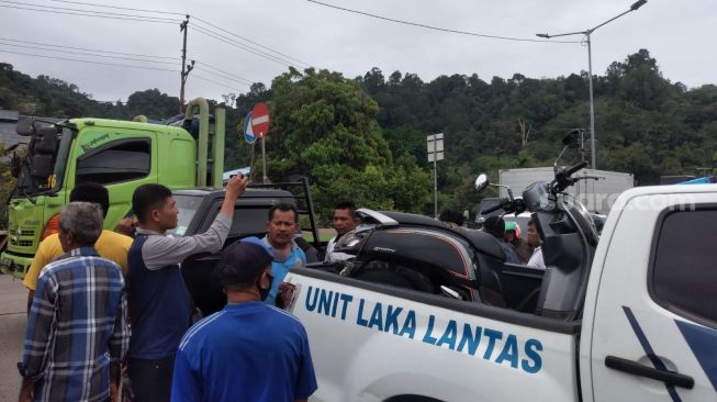 Tragis! Dua Perempuan Tewas Terlindas Truk CPO di Jalan Bypass Padang, Sempat Teriak Minta Tolong Sopir