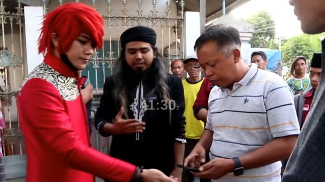 Gus Samsudin ke Jakarta untuk Pembuktian, Pesulap Merah: Gak Berani Kontak Koar-koar Pembuktian