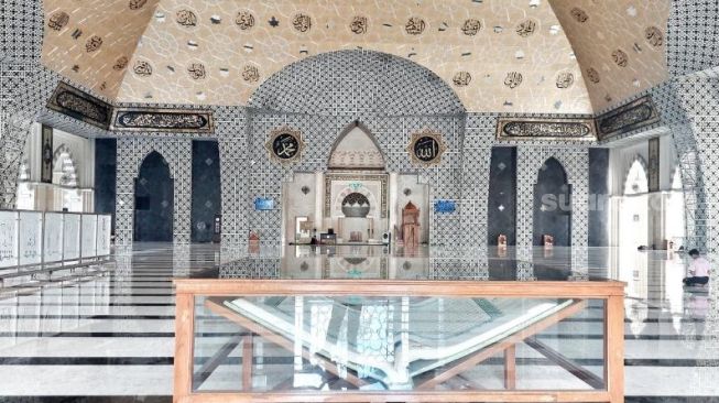 Masjid Raya Makassar setelah beberapa kali mengalami renovasi [SuaraSulsel.id/Lorensia Clara Tambing]