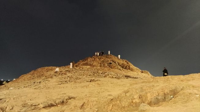 Peziarah mendaki Jabal Ruma. [Dok MCH 2022]