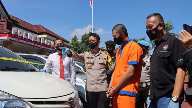 Warga Malang Buron Penggelapan Mobil Dibekuk di Samarinda, Korban 9 Orang