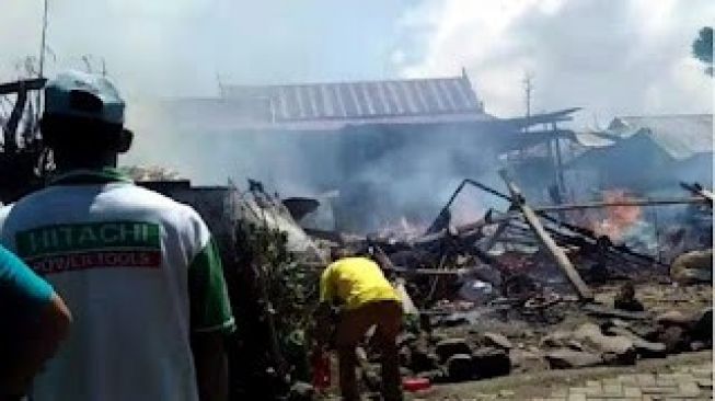 Kebakaran di Jeneponto, 5 Rumah Ludes Dilalap Api