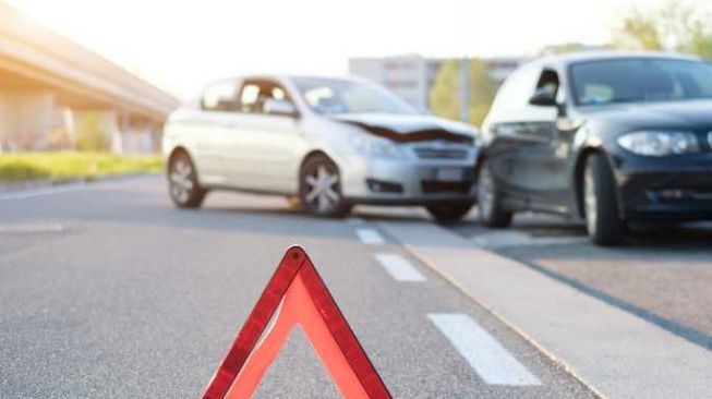 Rincian Biaya Perbaikan Mobil Tabrakan Terlengkap!