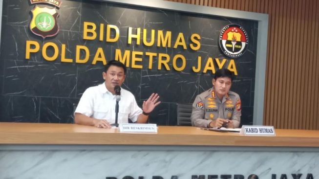 Dirreskrimsus Polda Metro Jaya Kombes Pol Auliansyah Lubis saat konferensi pers di Polda Metro Jaya, Jakarta, Kamis (4/8/2022). (Suara.com/Yasir)