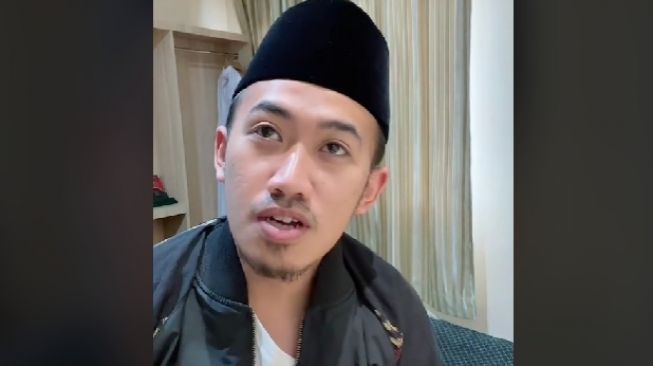 Beda Dengan Pesulap Merah, Cara Ustadz Syam Bongkar Trik Gus Samsudin Disorot, Netizen: Kasih Paham Tadz