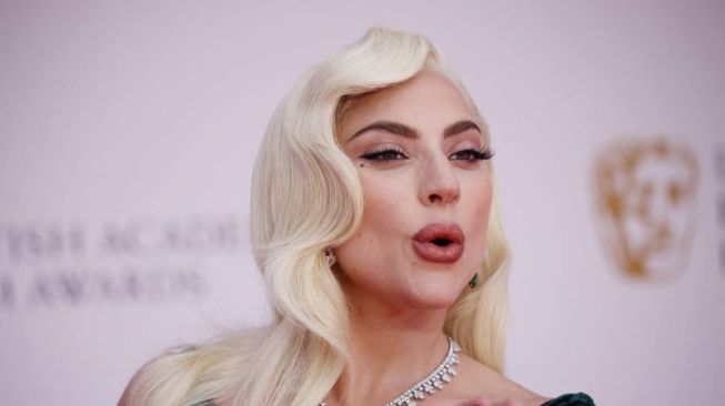 Penampilan Lady Gaga jadi Harley Quinn di Film Joker 2, Pasang Tampang Sangar Sambil Kepalkan Tinju