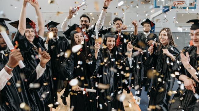 Persiapan Perlengkapan Menjelang Wisuda untuk Wujudkan Hari Spesial