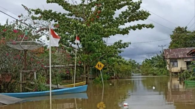 5 Kecamatan di Kapuas Hulu Direndam Banjir, Sejumlah Desa Tak Bisa Dilalui Kendaraan