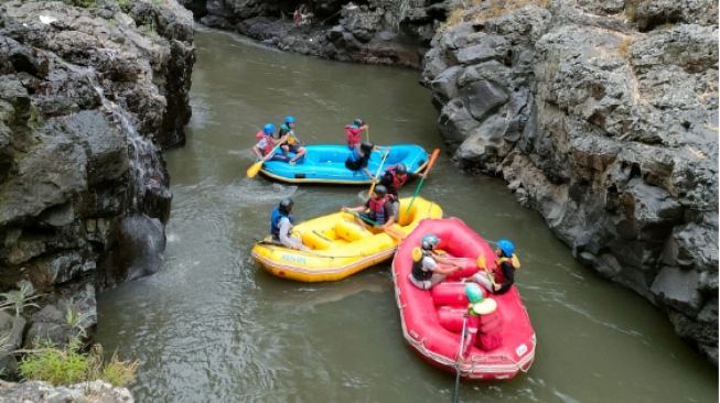 4 Hal Vital yang Harus Kamu Siapkan Sebelum melakukan Rafting!