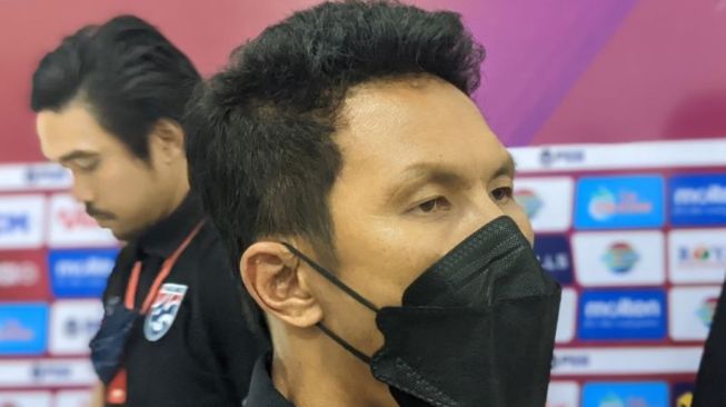 Jurnalis Dibuat Kaget Saat Wawancara Pelatih Timnas U-16 Thailand, Ternyata Lancar Bicara dengan Bahasa Indonesia