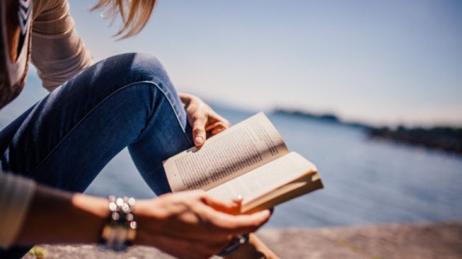 5 Manfaat Membaca Buku yang Jarang Diketahui oleh Orang Lain