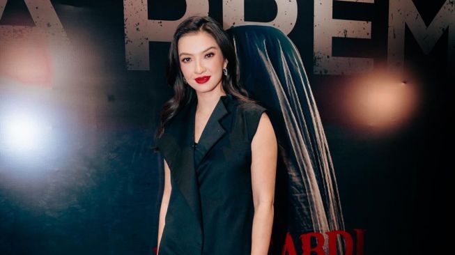 7 Gaya Raline Shah Di Gala Premier Film Penampilannya Selalu Jadi