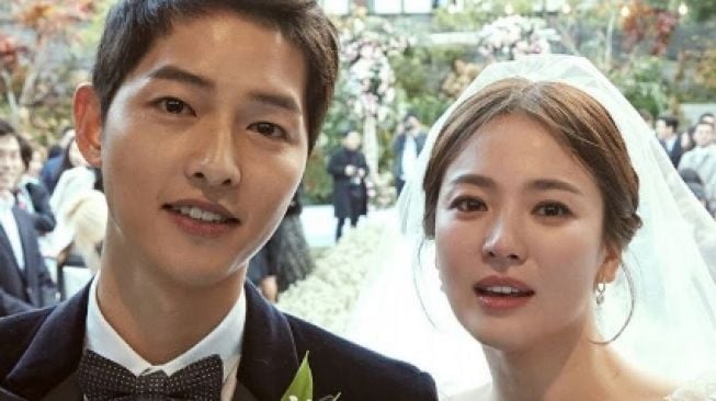 Pasangan Artis Cinlok di Drama Korea (Soompi.com)