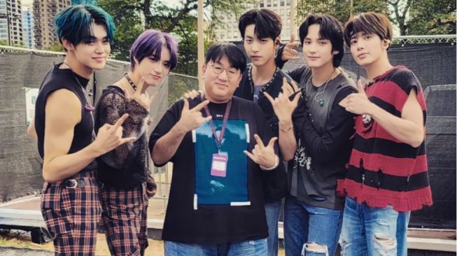 Hadir di Festival Lollapalooza, Pendiri HYBE Bang Si Hyuk Viral!