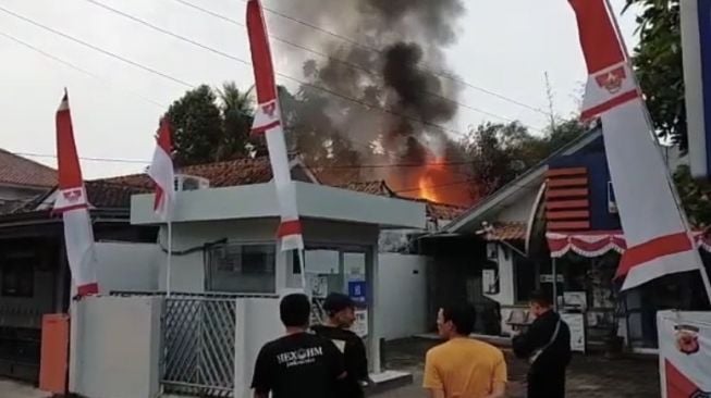 Puskesmas Cikalongkulon Cianjur Terbakar, Pasien dan Nakes Berhamburan ke Luar