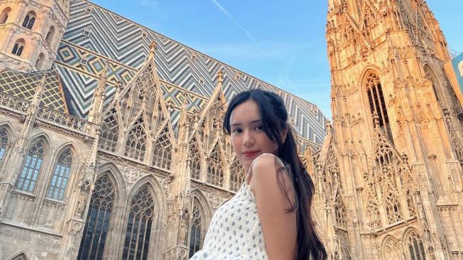 Potret Beby Tsabina Liburan di Eropa (instagram/@bebytsabina)