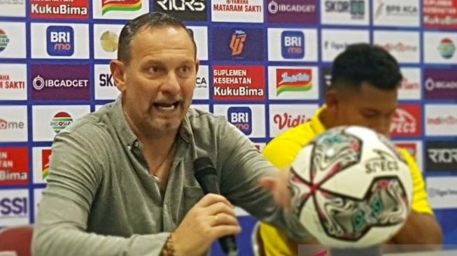 CEK FAKTA: Dejan Antonic Resmi Jadi Pelatih Persib Bandung