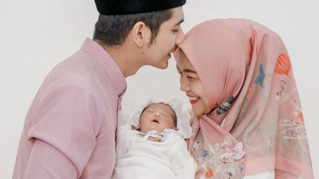 Ria Ricis Ajak Baby Moana Berenang dan Menyelam Meski Baru Sebulan, Pilih Tak Unggah Video Gegara Takut Dibully