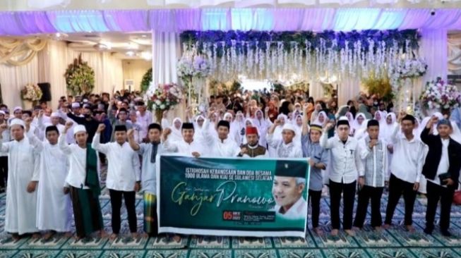 Santri, Dai, dan Ustadz di Makassar Minta Ganjar Pranowo Beri Pendidikan Gratis Sampai Kuliah