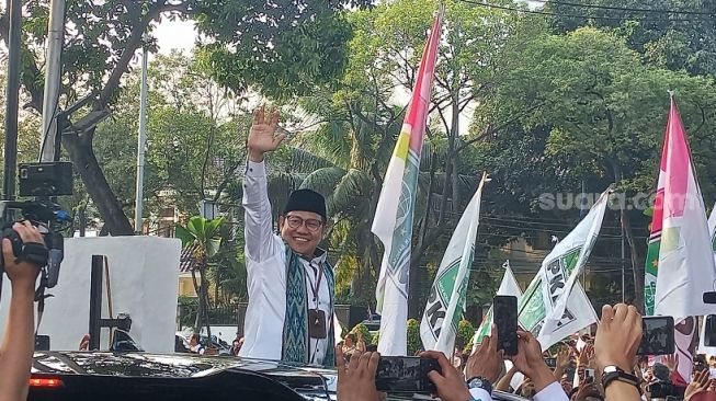 Usai Daftar Ikut Pemilu, Cak Imin Ikuti Prabowo Sapa Kader dan Simpatisan dari Aplhard, Bentangkan Bendera PKB