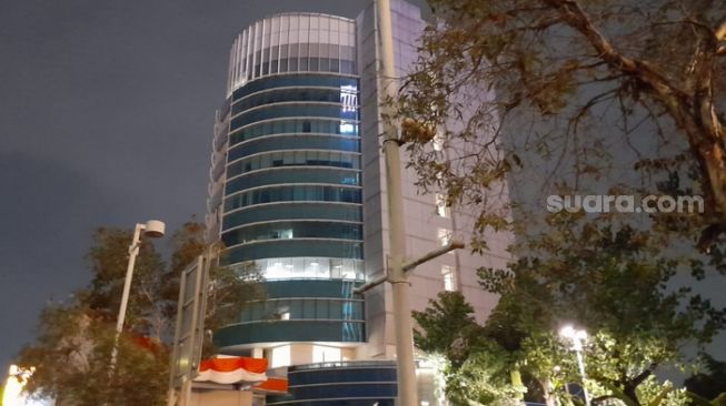 Demi Cari Alat Bukti, KPK Geledah Plaza Summarecon Bekasi Hingga Malam Hari
