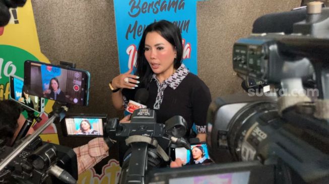 Pengusaha Uci Flowdea yang melaporkan Medina Zein [Suara.com/Adiyoga Priyambodo]