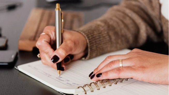 5 Manfaat Journaling yang Harus Kamu Tahu