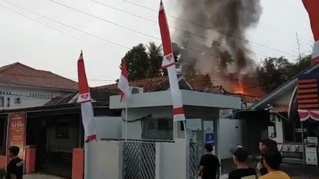 Puskesmas Cikalongkulon di Cianjur Terbakar