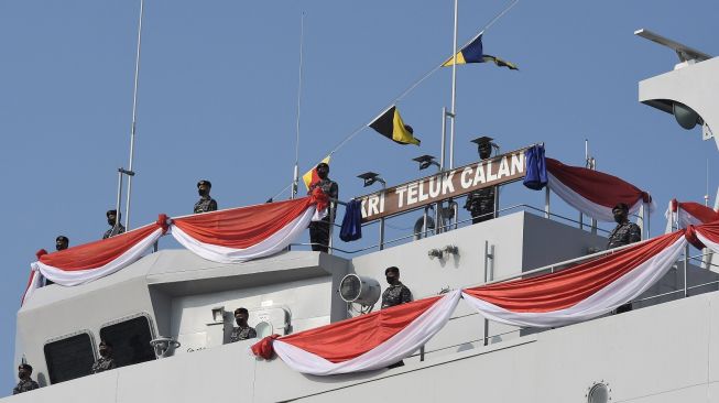 KRI Teluk Calang-524 diresmikan pada Senin (8/8/2022). [Antara]