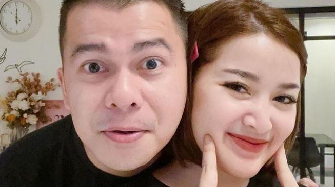 Potret Terbaru Rosiana Dewi Usai Melahirkan (Instagram/rsn.dw)