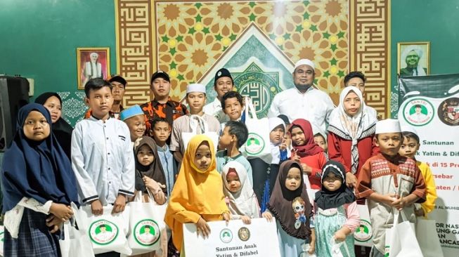 Peringati Hari Asyura 10 Muharram, Santri Dukung Ganjar Santuni Anak Yatim dan Difabel