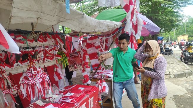 Penjual Bendera di Balikpapan Rela Jika Memang Ditertibkan Pemkot: Kita ini Cuma Rakyat Kecil