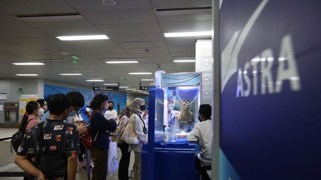 "Wonder in Wander" Kolaborasi Astra dan Arkiv Vilmansa di Stasiun MRT Setiabudi Jakarta, Ada Claw Machine Berhadiah