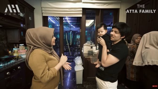 10 Momen Atta Halilintar Potong Rambut Ameena, Kena Omel Aurel Hermansyah