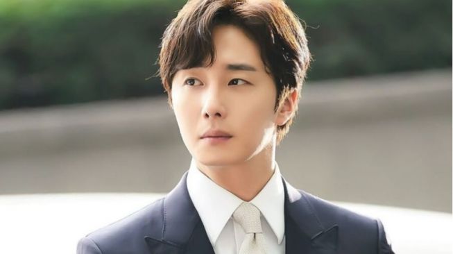 Jung Il Woo Sebar Aura Pria Idaman di Drama Korea Terbaru 'Good Job'