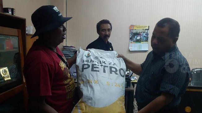 Petani Jumantoro Ngontel 10 Kilometer Protes Pencabutan Subsidi Pupuk untuk Komoditas Tertentu