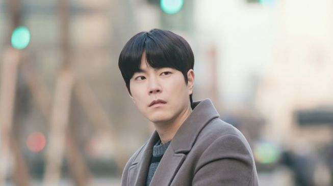 8 Potret Hong Jong Hyun di Stock Struck, Penampilannya Sudah Dinantikan Penggemar Drama Korea